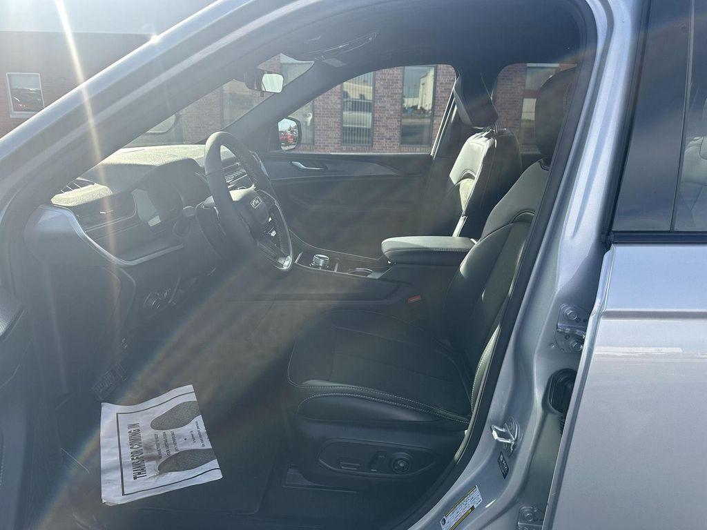 new 2025 Jeep Grand Cherokee L car, priced at $44,495