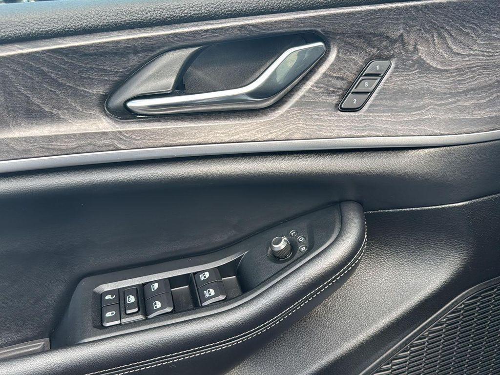 used 2024 Jeep Grand Cherokee L car, priced at $36,995
