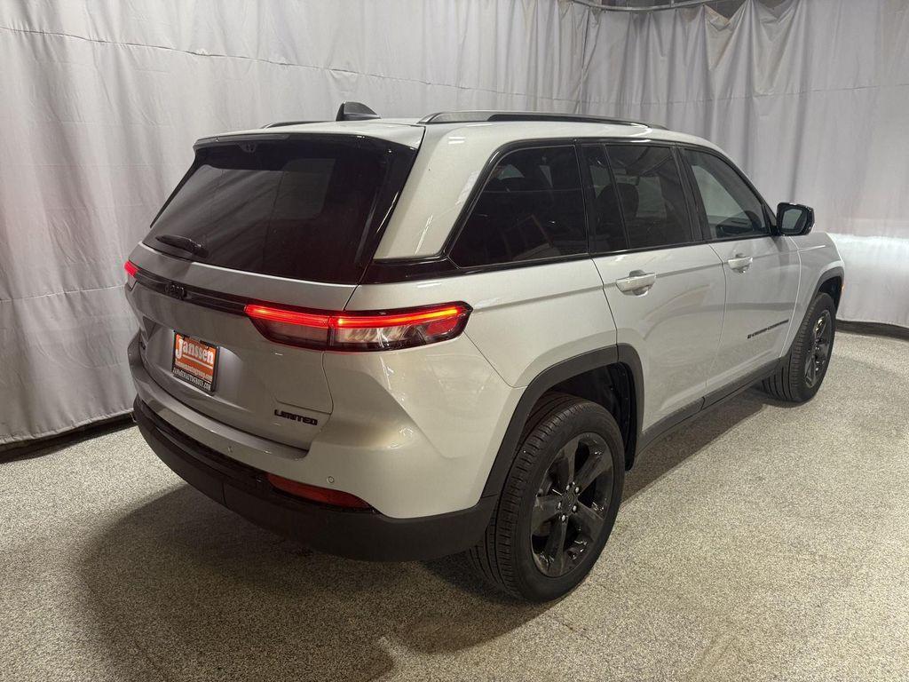 new 2025 Jeep Grand Cherokee car, priced at $49,745