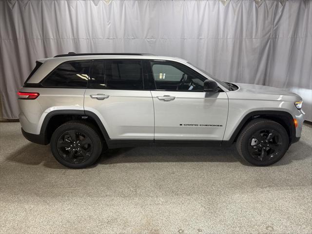 new 2025 Jeep Grand Cherokee car, priced at $51,682