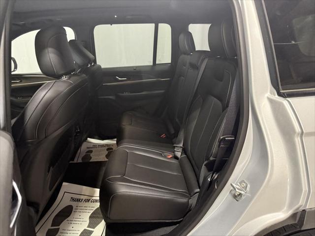 new 2025 Jeep Grand Cherokee car, priced at $51,682