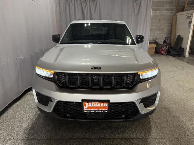 new 2025 Jeep Grand Cherokee car, priced at $51,682