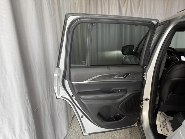 new 2025 Jeep Grand Cherokee car, priced at $51,682