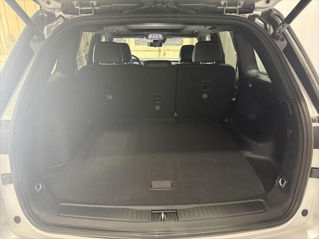 new 2025 Jeep Grand Cherokee car, priced at $51,682