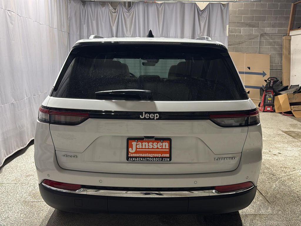 new 2025 Jeep Grand Cherokee car, priced at $46,745