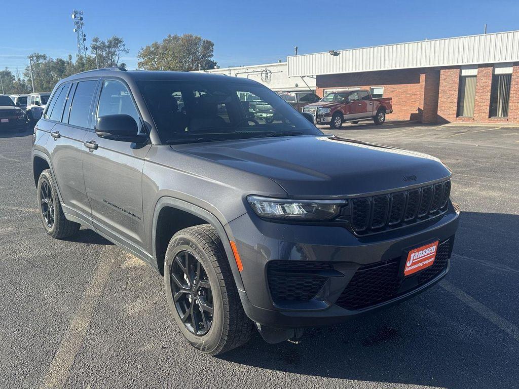 used 2024 Jeep Grand Cherokee car, priced at $29,995