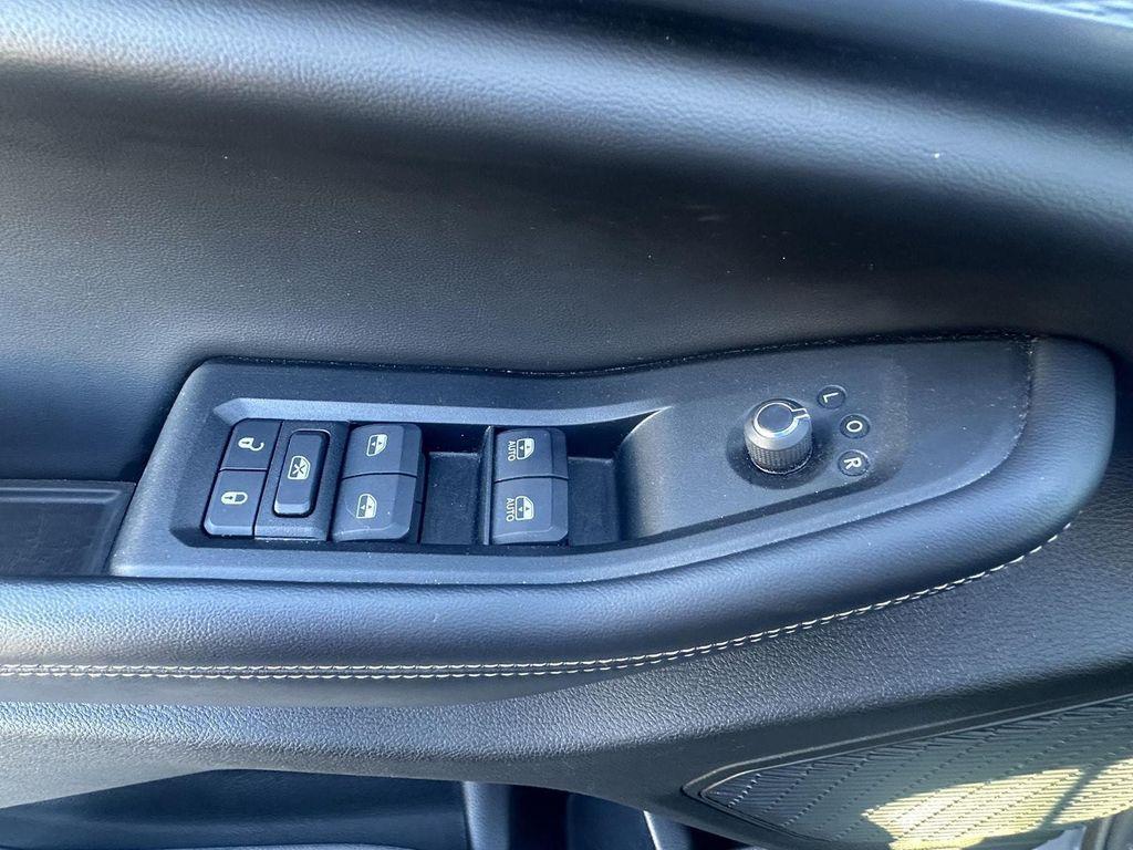 used 2024 Jeep Grand Cherokee car, priced at $29,995