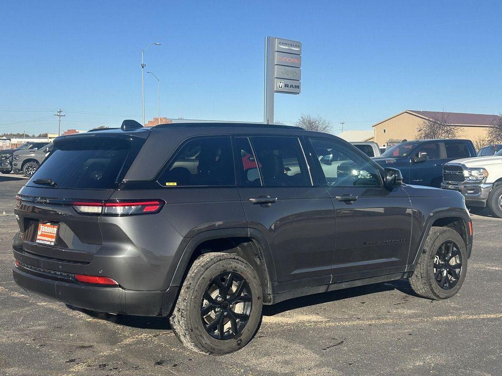 used 2024 Jeep Grand Cherokee car, priced at $29,995