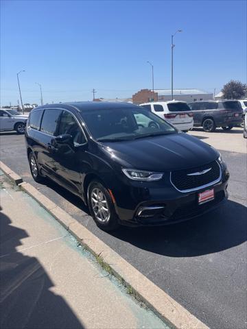 new 2024 Chrysler Pacifica car, priced at $39,255