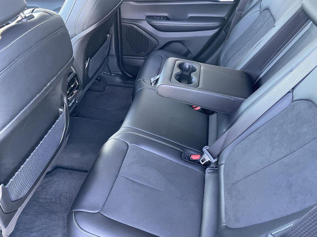 new 2025 Jeep Grand Cherokee car, priced at $41,745