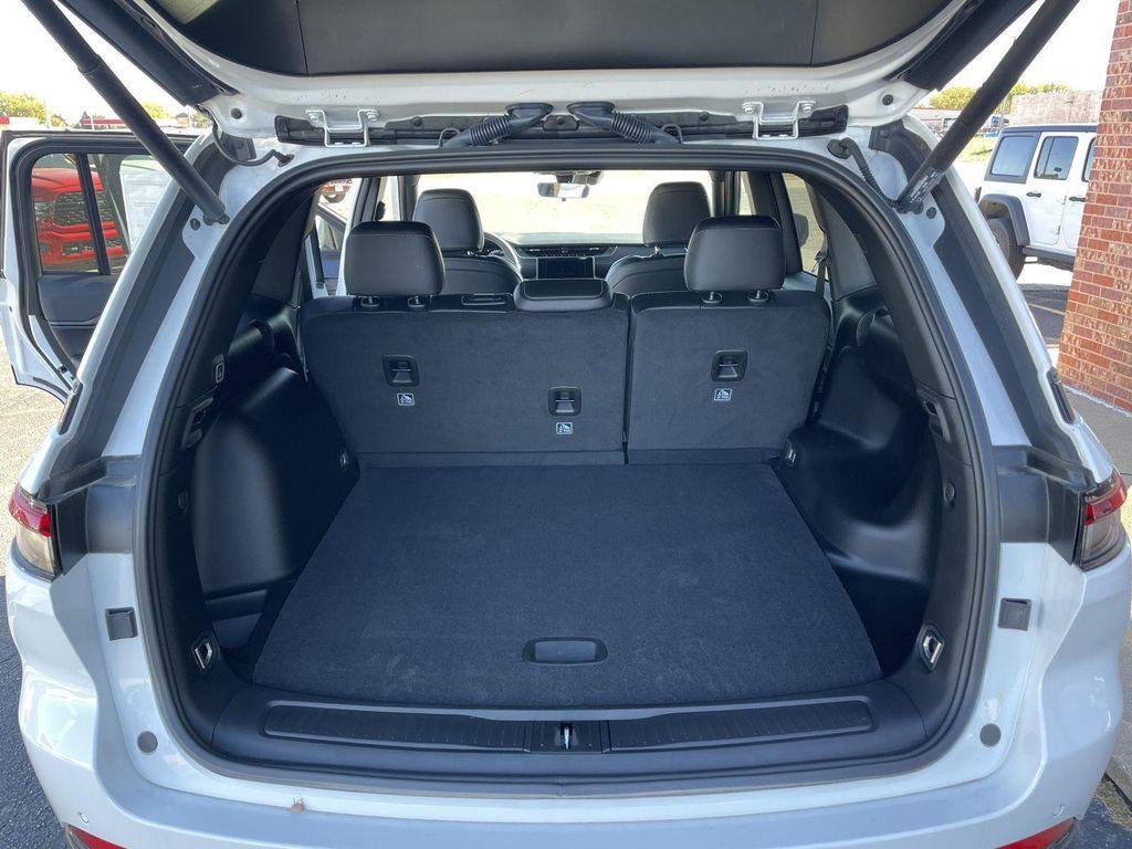 new 2025 Jeep Grand Cherokee car, priced at $41,745