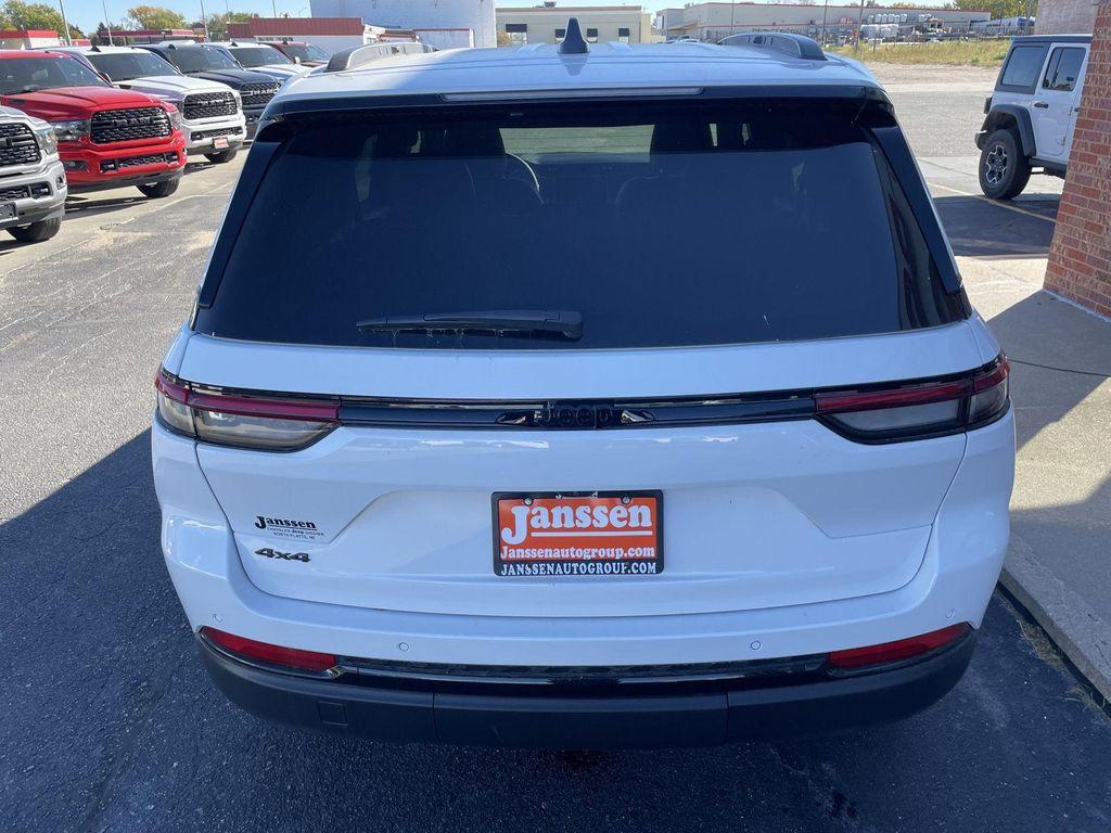 new 2025 Jeep Grand Cherokee car, priced at $41,745