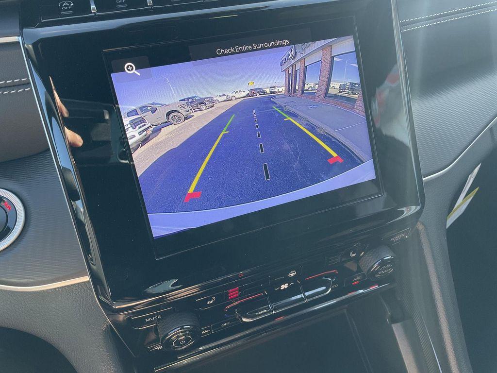 new 2025 Jeep Grand Cherokee car, priced at $41,745