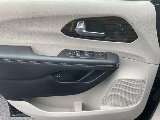 used 2023 Chrysler Pacifica Hybrid car, priced at $30,372