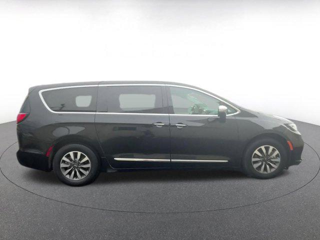 used 2023 Chrysler Pacifica Hybrid car, priced at $30,372
