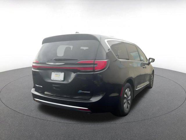 used 2023 Chrysler Pacifica Hybrid car, priced at $30,372