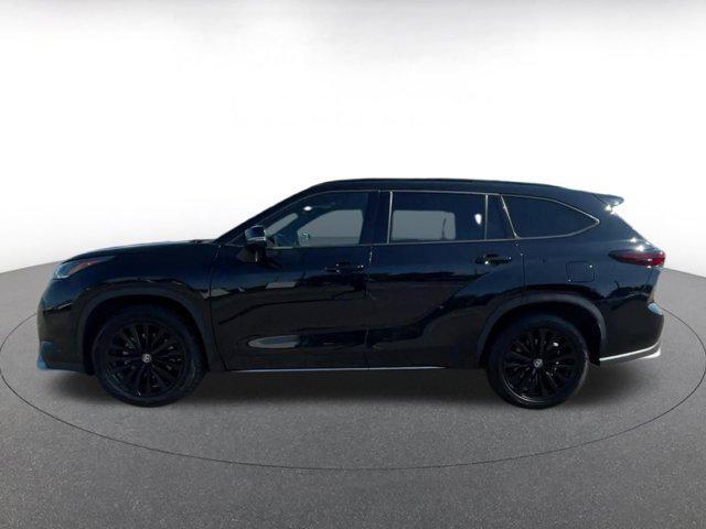 used 2024 Toyota Highlander car, priced at $44,282