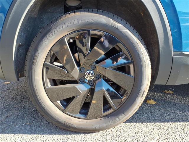 used 2025 Volkswagen Atlas Cross Sport car, priced at $43,368