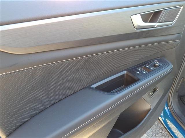 used 2025 Volkswagen Atlas Cross Sport car, priced at $43,368