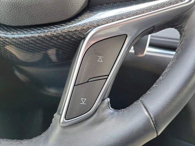 used 2022 Cadillac XT5 car, priced at $38,495