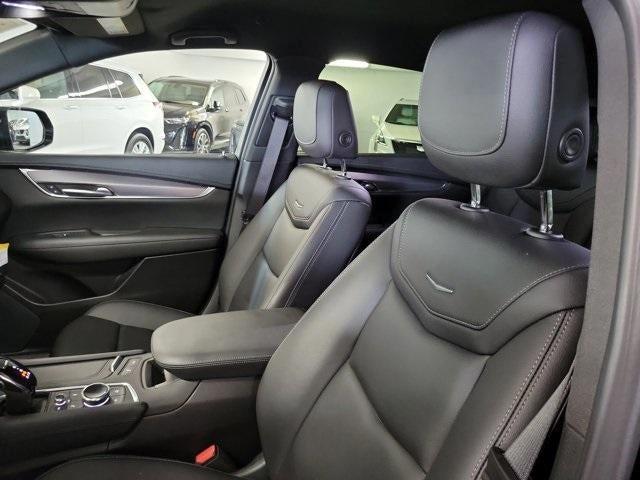 used 2022 Cadillac XT5 car, priced at $26,995