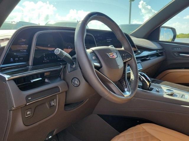 used 2024 Cadillac Escalade ESV car, priced at $85,295