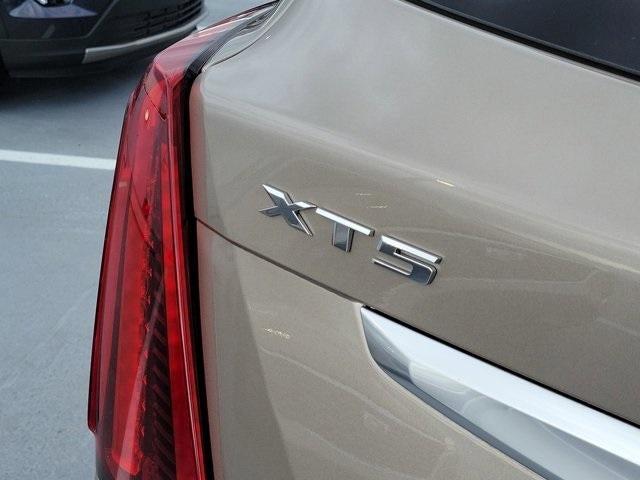 used 2023 Cadillac XT5 car, priced at $27,895