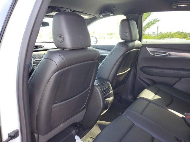 used 2022 Cadillac XT5 car, priced at $29,995