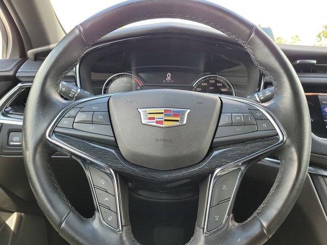 used 2022 Cadillac XT5 car, priced at $29,995