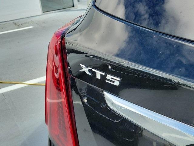 used 2023 Cadillac XT5 car, priced at $26,995