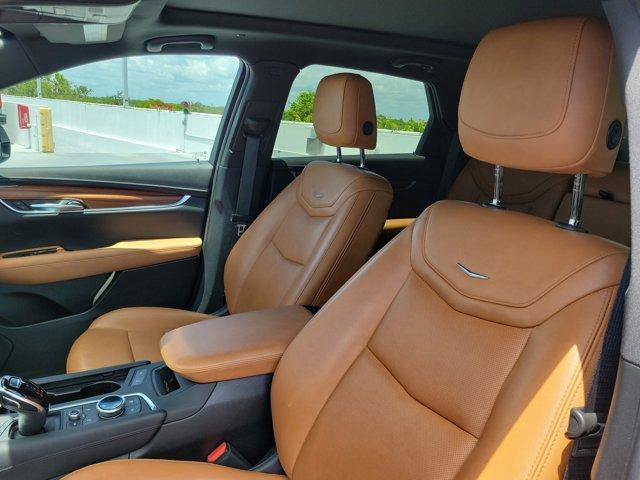 used 2022 Cadillac XT5 car, priced at $30,895