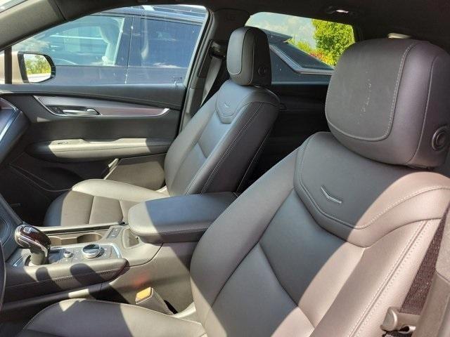 used 2023 Cadillac XT5 car, priced at $28,895