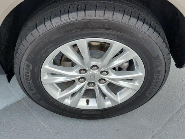 used 2023 Cadillac XT5 car, priced at $28,795