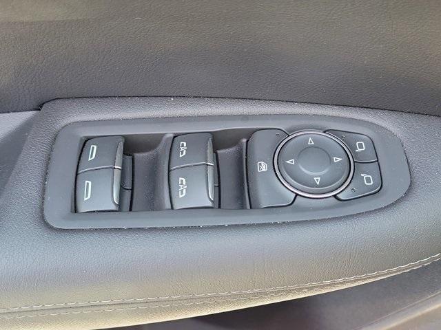 used 2023 Cadillac XT5 car, priced at $28,895