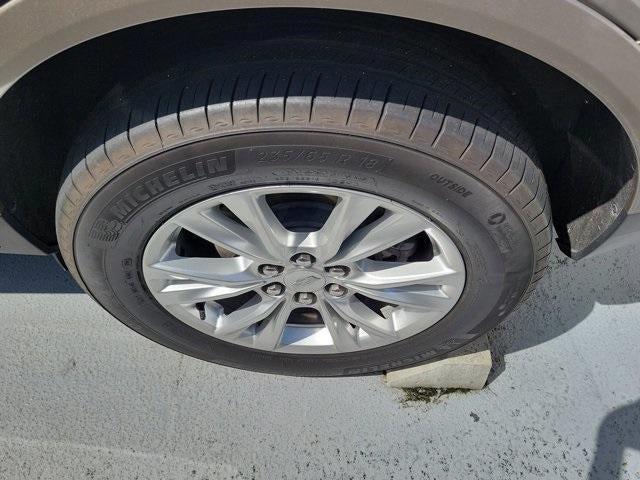 used 2023 Cadillac XT5 car, priced at $28,895