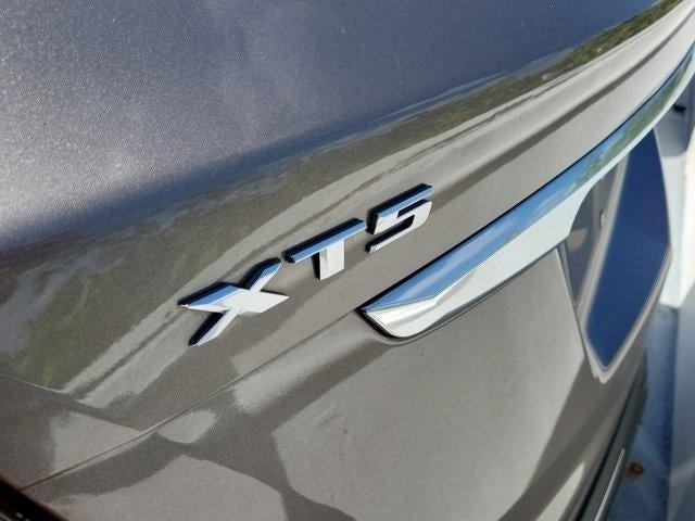 used 2023 Cadillac XT5 car, priced at $28,895