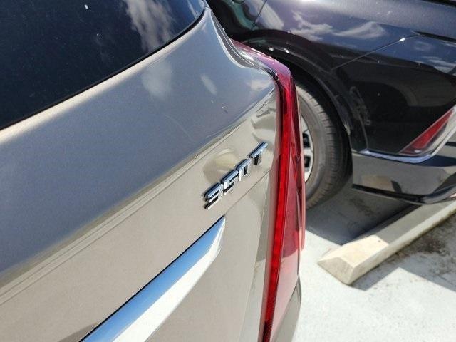used 2023 Cadillac XT5 car, priced at $28,895