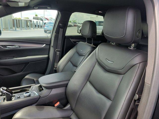 used 2022 Cadillac XT5 car, priced at $25,895