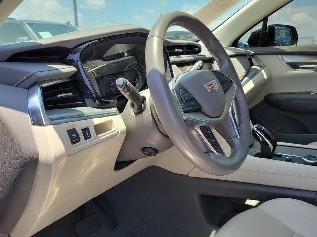 used 2021 Cadillac XT5 car, priced at $29,995