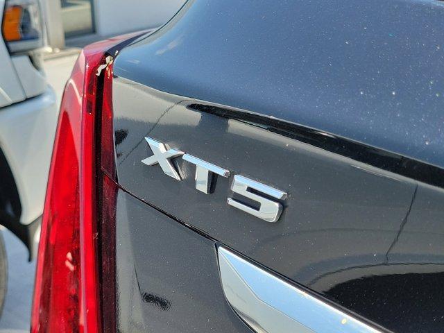 used 2021 Cadillac XT5 car, priced at $31,995