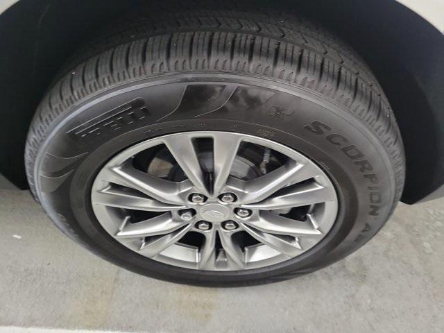 used 2022 Cadillac XT5 car, priced at $29,895