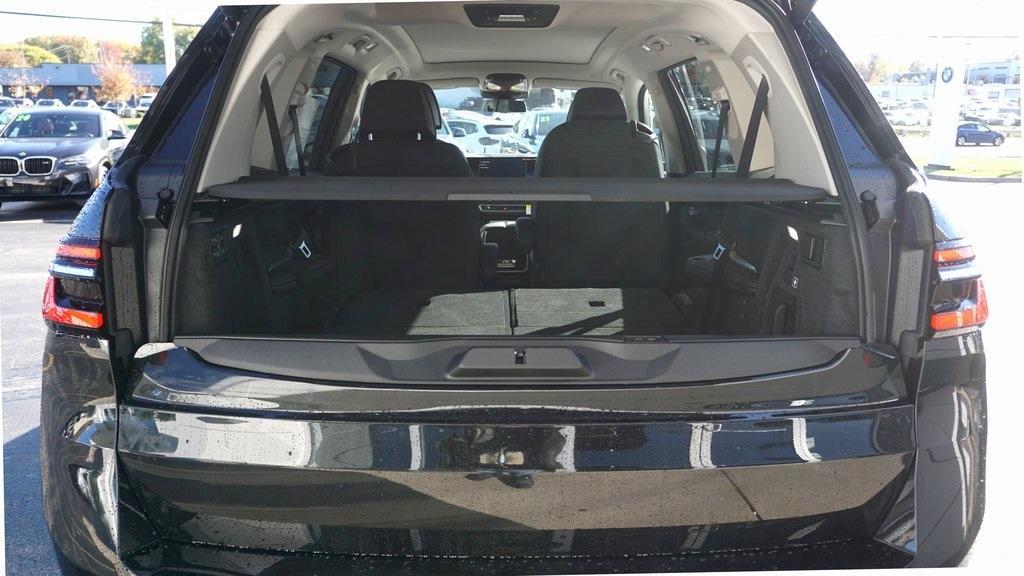 new 2026 BMW X7 car, priced at $95,235