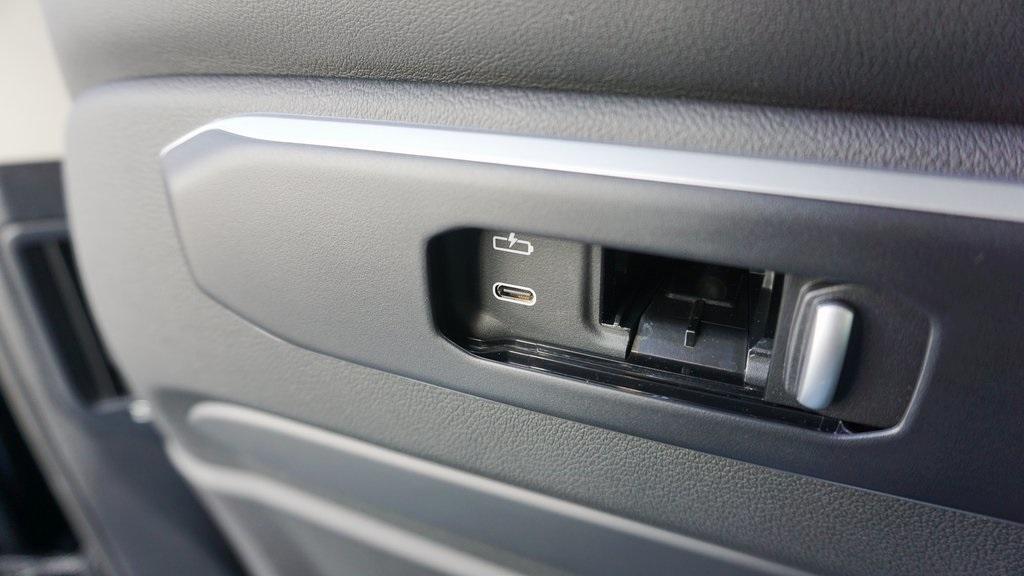 new 2026 BMW X7 car, priced at $95,235