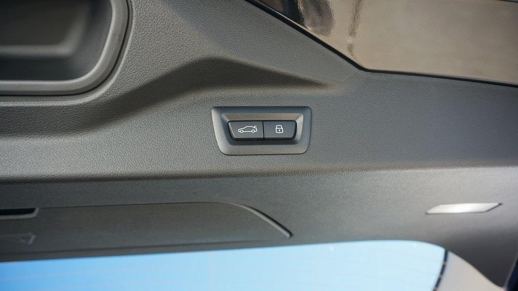 new 2026 BMW X7 car, priced at $95,235