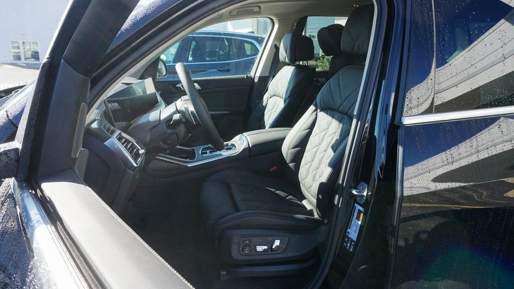 new 2026 BMW X7 car, priced at $95,235