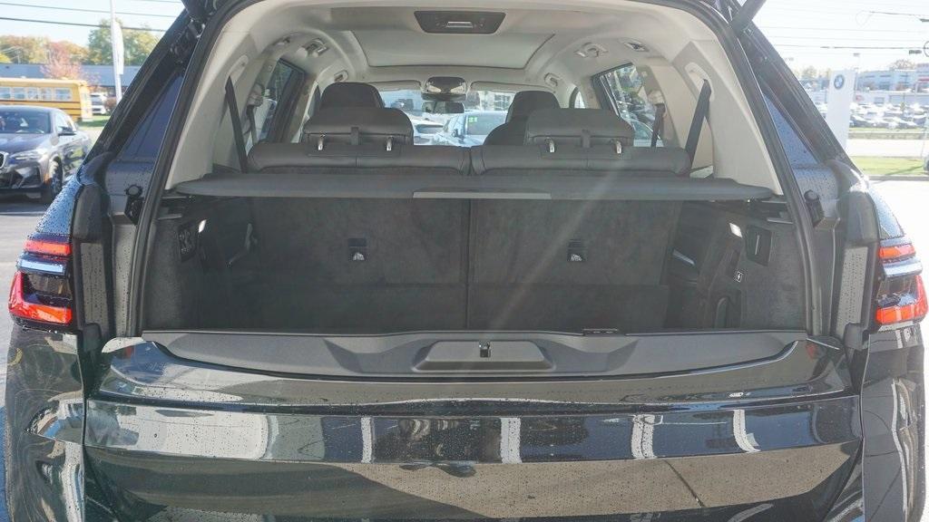 new 2026 BMW X7 car, priced at $95,235