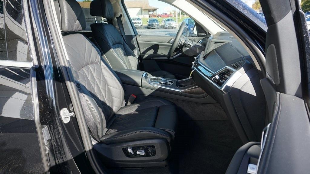 new 2026 BMW X7 car, priced at $95,235