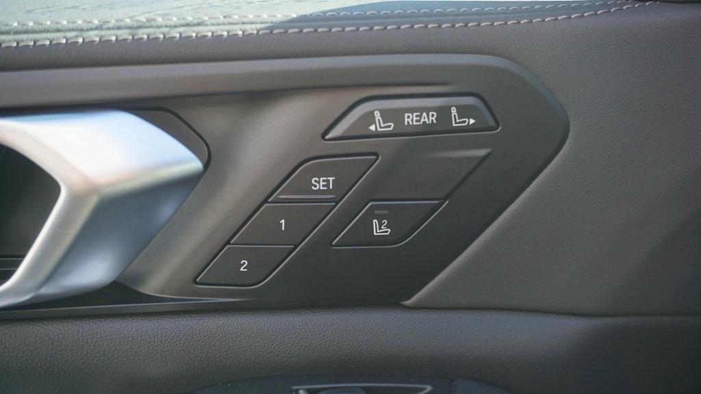 new 2026 BMW X7 car, priced at $95,235