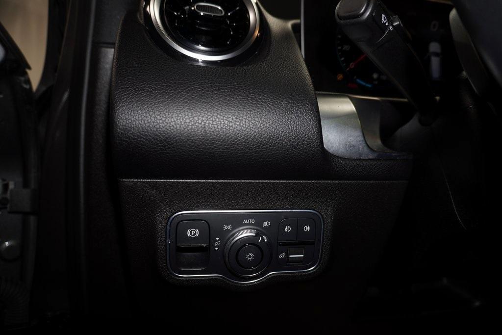 used 2021 Mercedes-Benz GLB 250 car, priced at $26,180