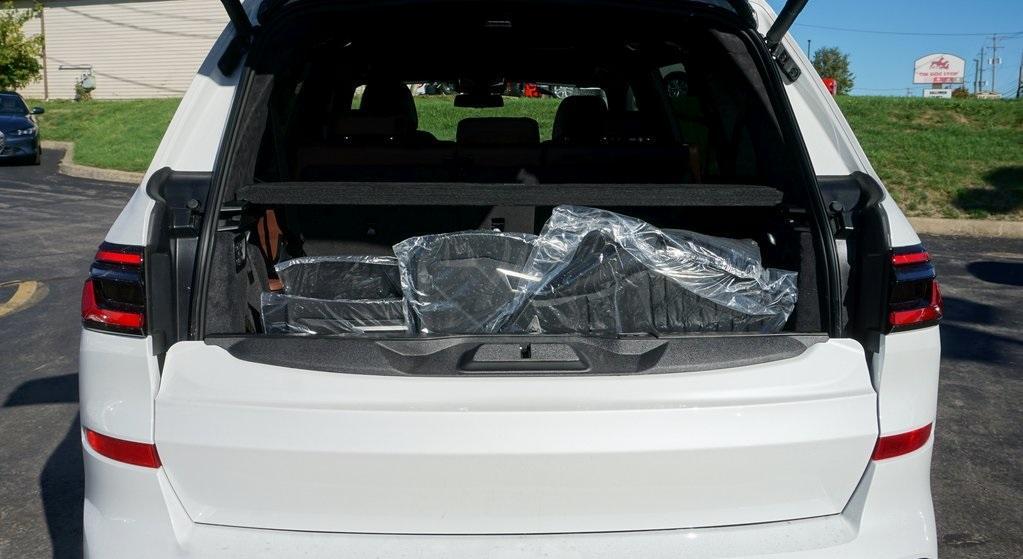 new 2026 BMW X7 car, priced at $99,235